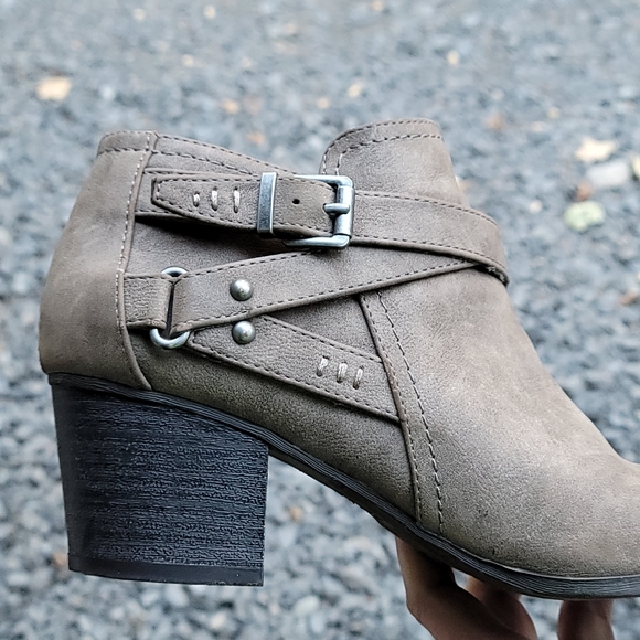 Indigo Rd. Sigrid Booties - Picture 11 of 12